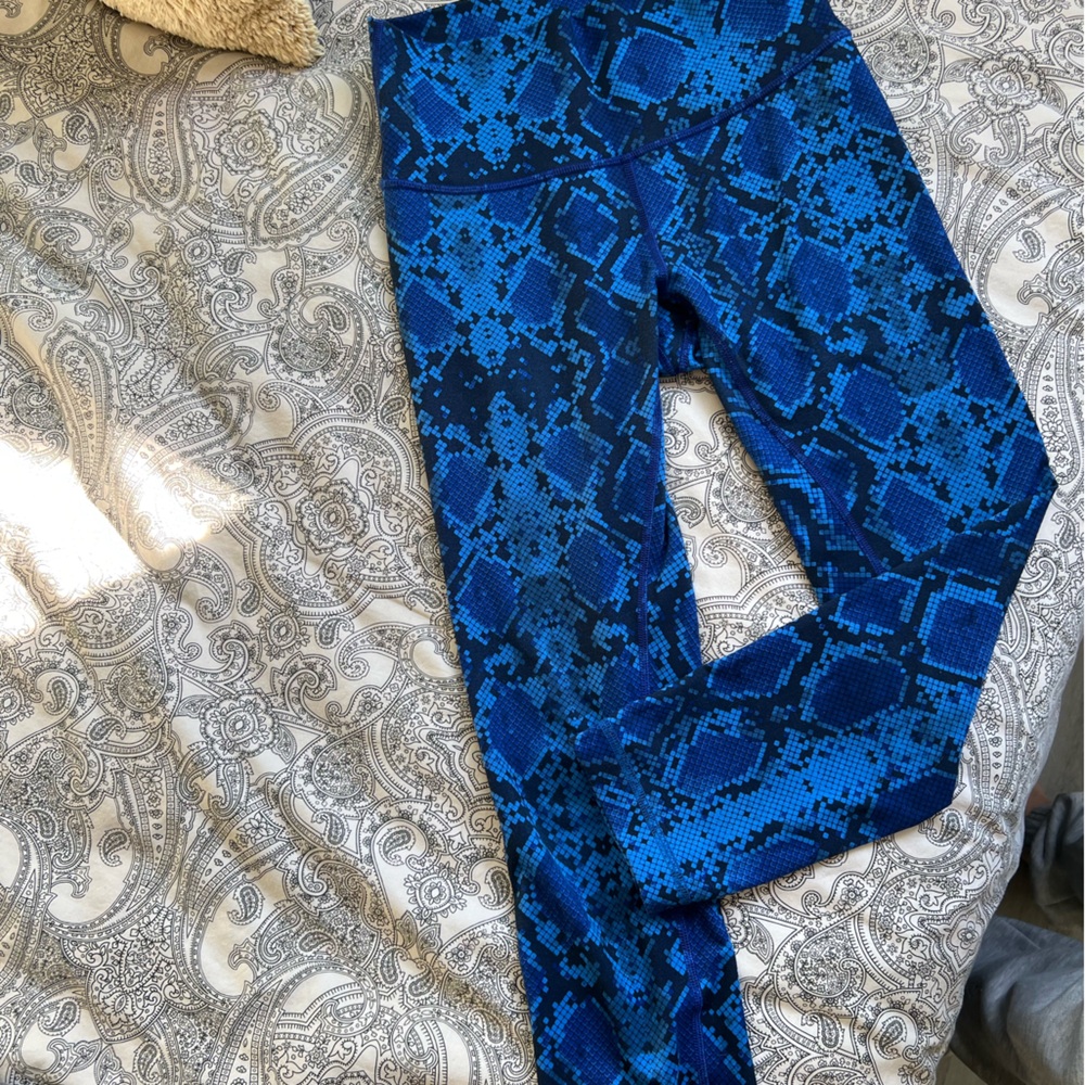 Lululemon blue mini ziggy leggings